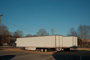 Camión Tractor Diésel 6x4 para Todo Clima, Cabeza Tractora de Servicio Pesado, Vehículo Comercial para Logística y Transporte de Carga Confiables - Product Image 4