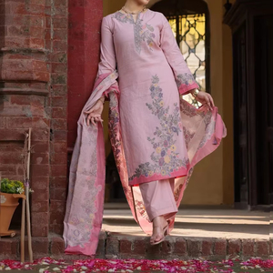 Ensemble d'été Safaa Maysa en coton tissé non coupé avec dupatta - Tissu pour robe florale rose clair - Product Image 1
