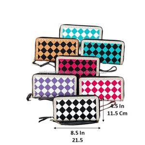 Cartera de Cuero Premium Hecha a Mano con Diseño Occidental, Color Morado con Cuadros Blancos de Diamantes, Cierre de Cremallera, con Correa para la Muñeca, para Mujer - Product Image 3