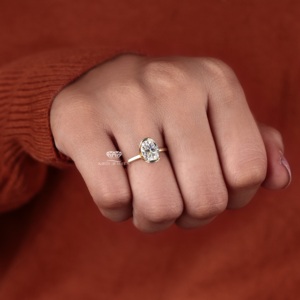 Bague de fiançailles solitaire ovale en or 14 carats sertie de diamants, bijoux de mariée minimalistes, vente en gros, fabricant et fournisseur sur mesure - Product Image 4