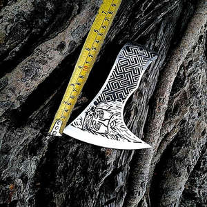 Tête de hache viking sur mesure avec design gravé, 3 lames tranchantes, longueur totale de 11 pouces, acier à haute teneur en carbone, acier Damas, qualité industrielle - Product Image 2