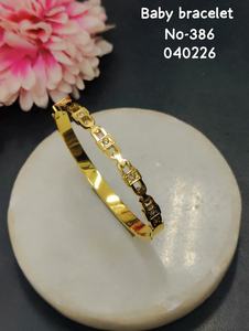 Bracelet pour femme en acier inoxydable plaqué or, tendance, romantique, haut de gamme, exquis, luxueux, nouveau, avec un charme géométrique, pour un anniversaire - Product Image 3