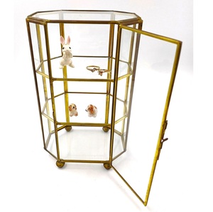Boîte à bijoux octogonale moderne en verre, grande taille, cadre en laiton doré, élégante vitrine de rangement pour la décoration intérieure, personnalisable - Product Image 1