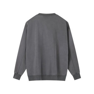 เสื้อสเวตเชิ้ตคอกลมโอเวอร์ไซส์สีเทาเข้มสำหรับผู้ชาย แขนยาว ผ้าฟลีซ ท็อปลำลองสีพื้น - Product Image 2
