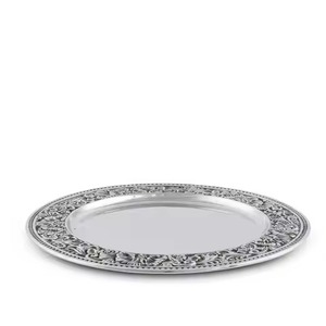 Assiette de présentation en fer forgé artisanale avec finition martelée pour une présentation de table haut de gamme - Product Image 5