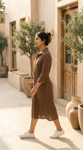 Robe chemise marron à col rabattu, manches trois quarts, longueur midi, en coton tissé et fibre de bambou, décontractée pour le quotidien, coupe ample - Product Image 2