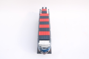 Maqueta de Buque Portacontenedores de Madera Hecha a Mano - Réplica a Escala de Buque de Carga Comercial, Decoración de Escritorio, Contenedor CMA CGM - Product Image 4