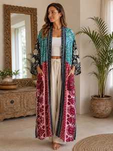 Hermoso Kimono Vintage de Seda con Parches, Chaqueta Boho de Seda, Cubrecuerpo Hecho a Mano, Ropa de Resort Multicolor - Product Image 3