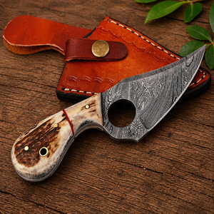 Couteau de camping miniature SAZ ENTERPRISES en acier Damas de qualité industrielle, fait main, avec lame, manche en corne et étui en cuir - Product Image 1