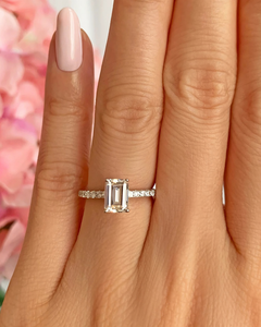 Anillo de Compromiso con Diamante Cultivado en Laboratorio, Corte Esmeralda de 1.25 CT, Chapado en Rodio, Anillo de Boda de Oro de Lujo para Ella, Certificado IGI, Estilo Vintage - Product Image 3