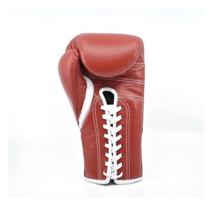 Gants de boxe personnalisés en cuir pleine fleur |   Logo bleu métallisé blanc |   Gants d'entraînement MMA en gros, marque privée OEM - Product Image 3