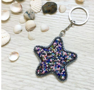 Lindo Llavero con Cuentas, Colgante para Bolsa, Regalo para Mujer, Artesanía, Cuentas de Semillas, Bordado de Flores - Product Image 6