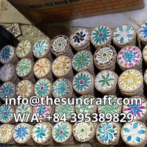 Posavasos de Concha con Borde de Ratán Totalmente Natural - Superficie de Nácar Resistente al Calor - Base para Comedor Hecha a Mano de Alta Calidad - Product Image 4