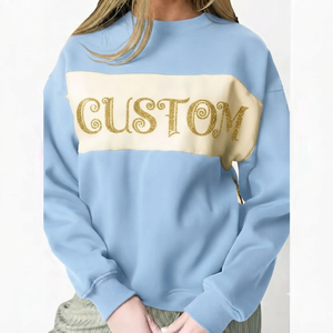 Sudadera de Cuello Alto Azul Claro para Mujer con Brillo Dorado, Estampado Personalizado, Corte Regular, Tejido de Algodón, Moda Otoñal - Product Image 1