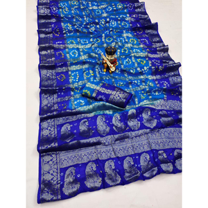 Sari Tradicional Gujarati Gharchola de Seda con Arte Bandhani, Patrón de Cuadros Zari, para Novias, Bodas, Festivales, Ropa Étnica - Product Image 1