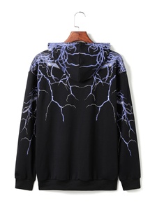 เสื้อฮู้ดดี้ผู้ชายแบบมีเชือกผูก พร้อมลายสาดสีและลายสายฟ้า ออกแบบมาเพื่อสตรีทแวร์สุดเทรนด์ในราคาที่เข้าถึงได้ - Product Image 2