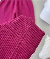 Ensemble de sport sans couture 3 pièces pour femme avec soutien-gorge de sport, leggings taille haute et veste courte pour le yoga, le fitness et l'entraînement.