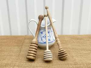 Cuillère à miel en bois pour servir du miel naturel - Product Image 4