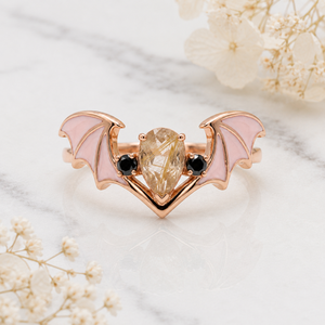 Massiver 925er Sterlingsilber Gothic Verlobungsring mit goldenem Rutilquarz-Edelstein, Fledermausflügel-Ring, vergoldeter Ring für Damen - Product Image 1