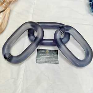 Modelo de Búho de Resina Ecológica Hecho a Mano, Decoración de Pared con Cadena y Acabado Esmaltado, Opción de Regalo para Interiores Elegantes - Product Image 1