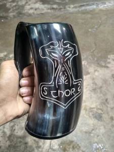 Mug artisanal en corne de buffle éco-responsable et durable, poli pour la décoration intérieure, type chopes médiévales - Product Image 6