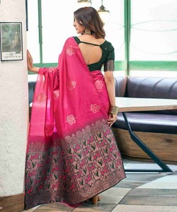 Sari de Seda Rosa con Borde Floral, Traje Tradicional Indio para Bodas, para Mujer - Product Image 6