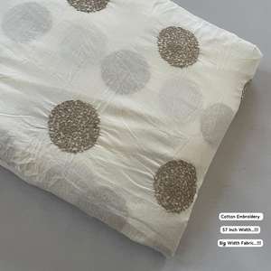 Tissu en coton naturel pour femmes, matière douce, respirante et confortable pour les tenues décontractées et traditionnelles. - Product Image 4