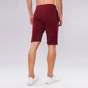 Shorts décontractés pour hommes, coupe ample et légère, conçus avec un tissu doux et respirant pour les journées d'été, style moderne et épuré, couleur unie, séchage rapide - Product Image 4