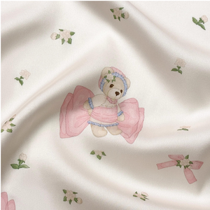 Ensemble pyjama en satin 2 pièces pour femme, vêtements de nuit de luxe brodés sur mesure, style soie, ensemble de vêtements de détente coupe classique pour femme - Product Image 5