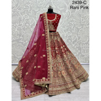 Collections de velours de vêtements de mariée indiens pour la mariée avec le travail de Zarkhan par Fabzone