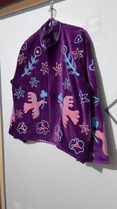 Chaqueta de terciopelo Suzani morada hecha a mano, abrigo bohemio con bordado floral - Product Image 4