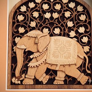 Décoration murale en relief sculpté en bois d'éléphant encadré avec motif d'arche florale pour la décoration intérieure - Product Image 3