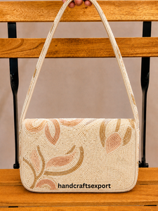 Sac à bandoulière pour femme, fait main, durable, léger, écologique, brodé de perles de rocaille |   Sac à bandoulière de luxe à rabat perlé - Product Image 2