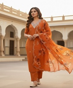 Conjunto de Kurta de Rayón Naranja con Dupatta para Mujer, Ropa Tradicional Étnica de India y Pakistán, Largo hasta el Tobillo 85900 SAHAJANAND- SI:-376 - Product Image 1
