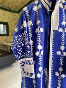 เสื้อแจ็คเก็ตยาวผ้ากำมะหยี่ถักมือสำหรับผู้หญิง |   เสื้อโค้ทบอมเบอร์ลายปักดอกไม้และนกสไตล์ชาติพันธุ์ |   ชุดเลเยอร์สไตล์โบฮีเมียนสำหรับฤดูหนาว |   ช่างฝีมือ - Product Image 2