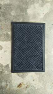 Alfombra de Goma Antideslizante de Alta Resistencia a la Intemperie para Exteriores, Entrada, Jardín, Balcón, Disponible al Mejor Precio - Product Image 3