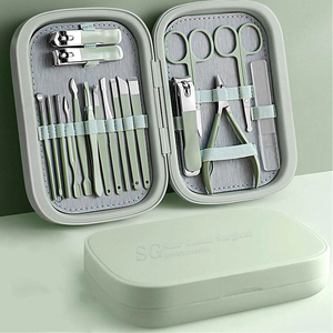 Kit de Manicura y Pedicura Clásico para Adultos de Acero Inoxidable Premium Duradero, Juego Completo de Cuidado con Herramientas de Agarre Cómodo - Product Image 1