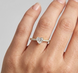 Anillo de compromiso de plata de ley 925 con diamante cultivado en laboratorio en forma de corazón y banda de boda de eternidad de oro blanco puro de 14K al por mayor - Product Image 4