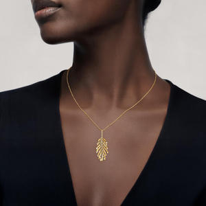 Collar con Colgante de Hoja de Palma Botánica con Contorno de Diamantes - Product Image 4