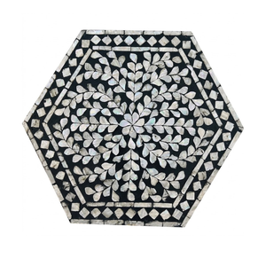 Sous-plat majestueux en nacre pour mariage bohème et décoration de table de luxe en bord de mer - Product Image 1