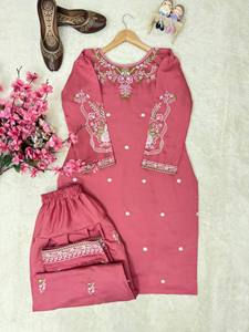 Ensemble Kurti et Palazzo brodé rose élégant pour femmes – Tenue ethnique festive de style pakistanais - Product Image 5