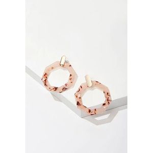 Boucles d'oreilles en résine faites à la main par des designers, accessoires de mode en cristal de luxe avec une finition durable pour les soirées - Product Image 6