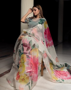 Sari en organza de soie blanc cassé KV avec chemisier non cousu - Product Image 2