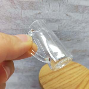Jarra de Vidrio Transparente en Miniatura a Escala 1:12, Hecha a Mano, Decorativa, Elaborada con Precisión Cristalina - Product Image 3