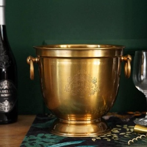 Seau à champagne en laiton artisanal <span class=keywords><strong>Paris</strong></span> Heritage avec poignée en anneau, refroidisseur de vin et de boissons de luxe, élégant accessoire de <span class=keywords><strong>bar</strong></span> - Product Image 2