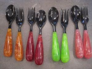 Ensemble de serveurs à salade en résine corne, 2 cuillères/fourchettes, motif acrylique Aqua Swirl noir, lavable au lave-vaisselle pour usage en cuisine et hôtel - Product Image 5