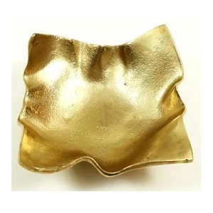 Cuencos decorativos de Venta caliente Acabado de latón Forma cuadrada Sirviendo aperitivos Cuencos de cocina Frutas Nueces Fiestas Decoración DE BODA Cuencos de metal - Product Image 1