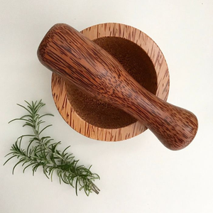 Mortier et pilon en bois massif faits à la main, écologiques et naturels, pour herbes et épices, broyeur manuel de cuisine 111 - Product Image 1