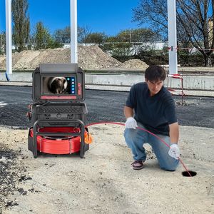 Telecamera Industriale Autolivellante per Ispezione Fognature da 50m/165ft con Touchscreen da 10.1" e Trasmettitore 512Hz con Contatore di Distanza (IP67) - Product Image 6