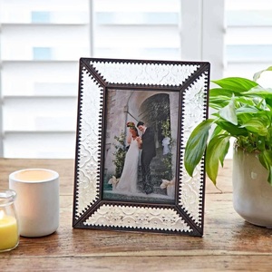 Handmade Square Glass <b>Photo</b> <b>Frame</b> With Embossed Pattern Iron Stand Vertical Tabletop Display - Product Image 6